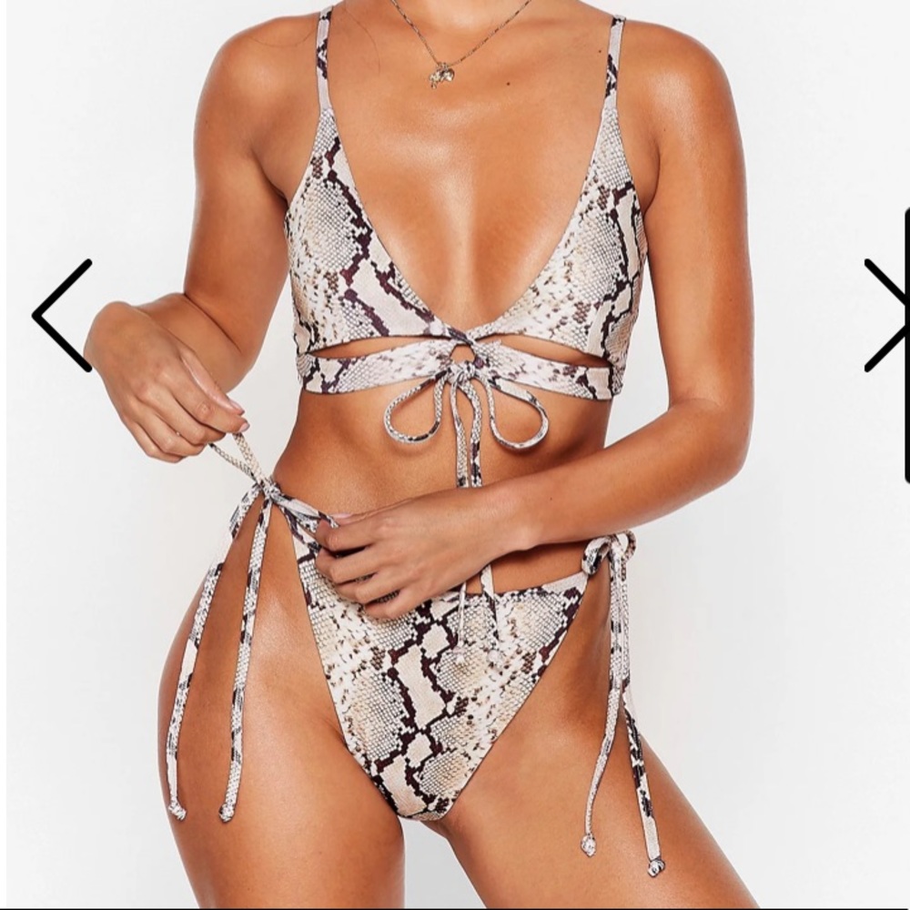 Nasty Gal Moving Snakey Tie High-Leg Bikini Set 10